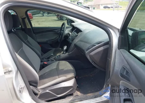 2014 Ford Focus S z USA, uszkodzony, nr VIN 1FADP3E27EL443539